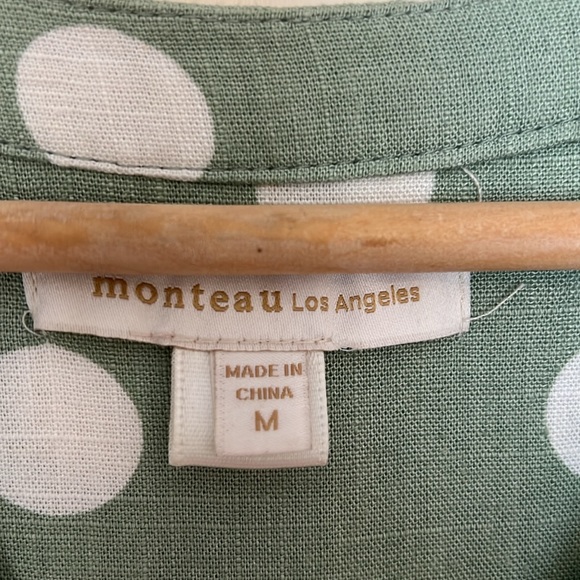 Belted, green linen dress. Midi length. Green with white polka dots. - Picture 6 of 8